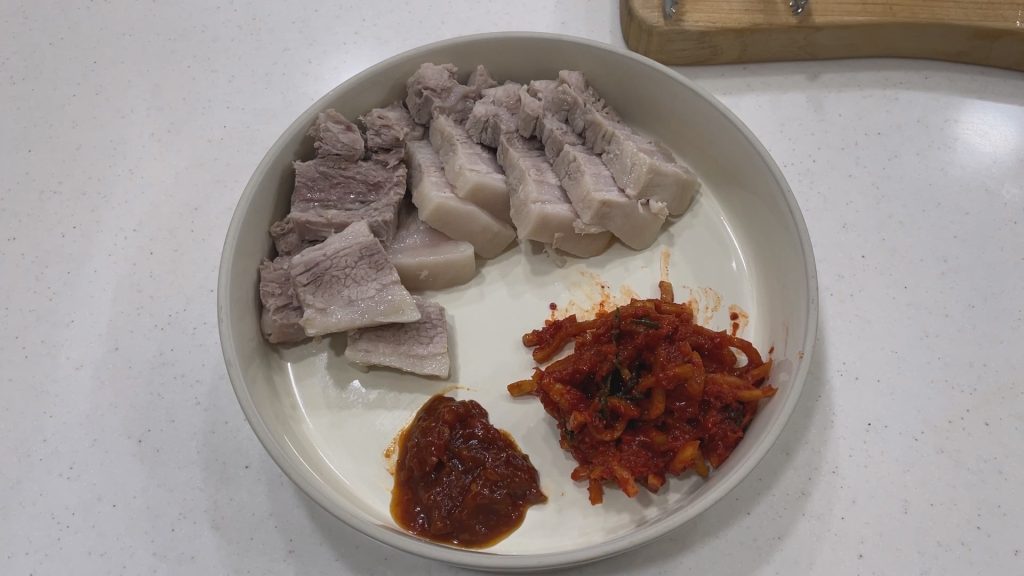 삼겹살 수육 레시피-썰어서 완성